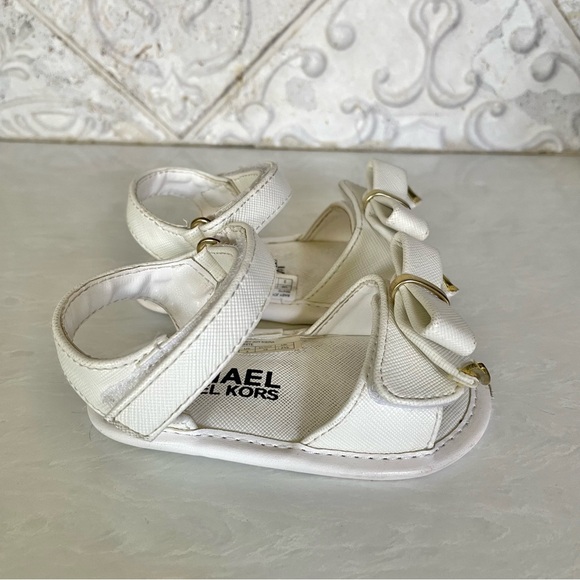 Michael Kors - White Baby Joy Kiera Sandals- Size 3 - Picture 4 of 11